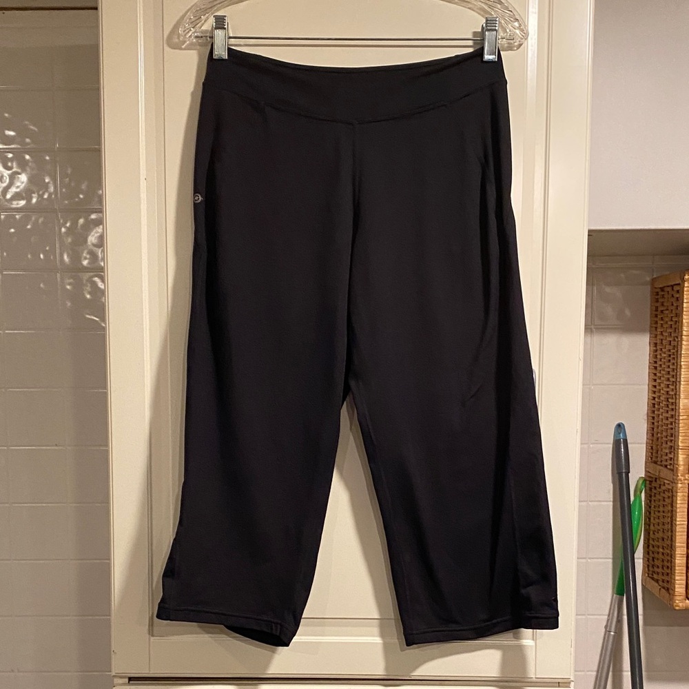 Brooks Black Cropped Pants size medium